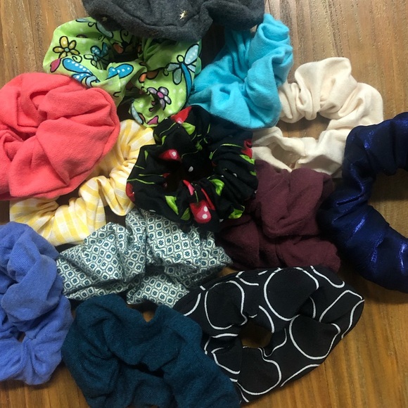 mystery box of scrunchies - Picture 2 of 2